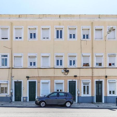 Vita Portucale ! Bright Campo Ourique W/ Terrace Lissabon Buitenkant foto