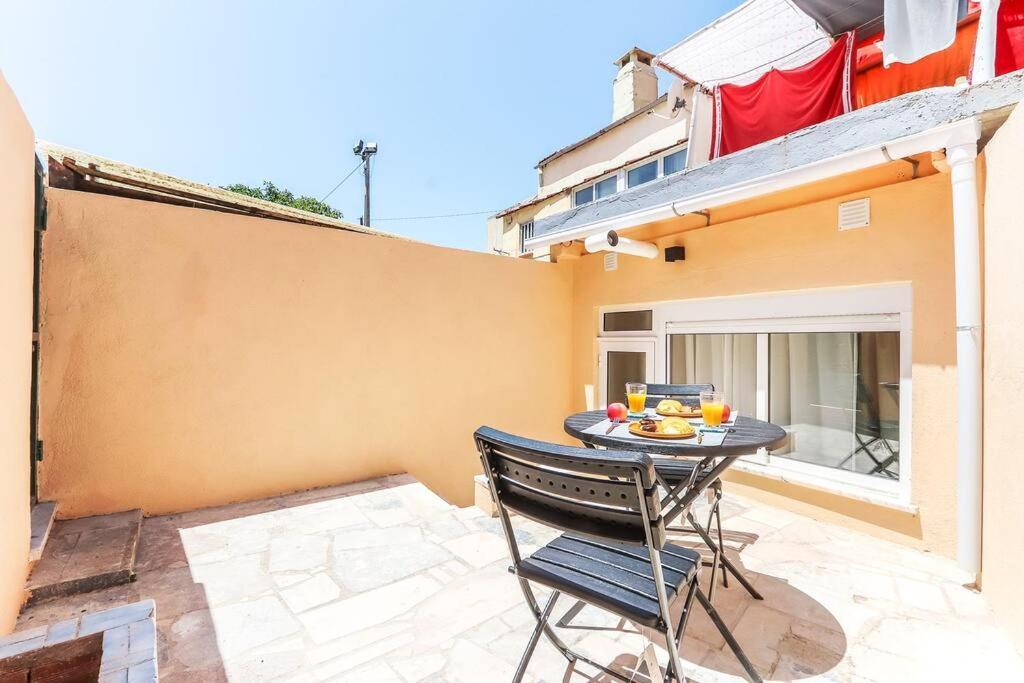 Vita Portucale ! Bright Campo Ourique W/ Terrace Lissabon Buitenkant foto