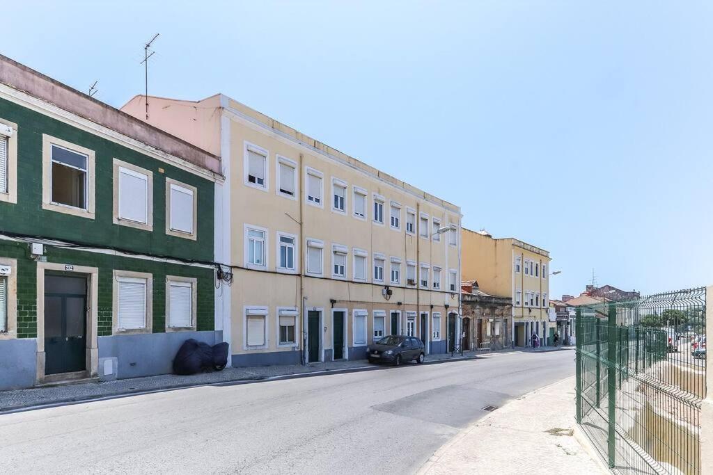 Vita Portucale ! Bright Campo Ourique W/ Terrace Lissabon Buitenkant foto